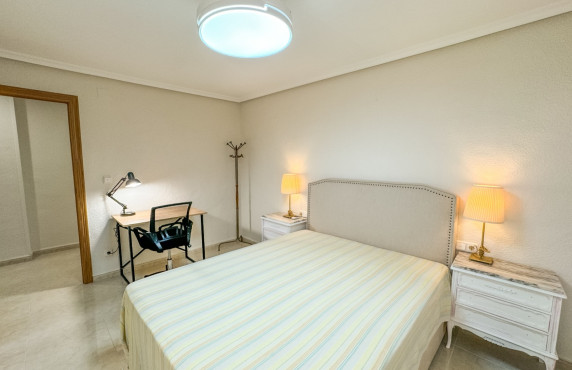 Long term room rental - single room - Elche - Asilo - Pisos Azules