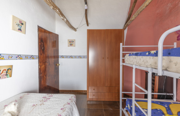 Venta - Casas o chalets - Agrón - C. la Fuente, 13