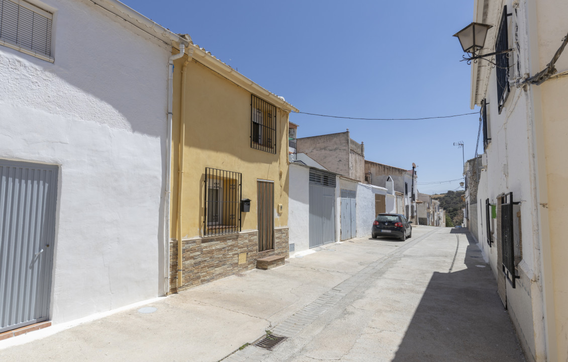 Venta - Casas o chalets - Agrón - C. la Fuente, 13