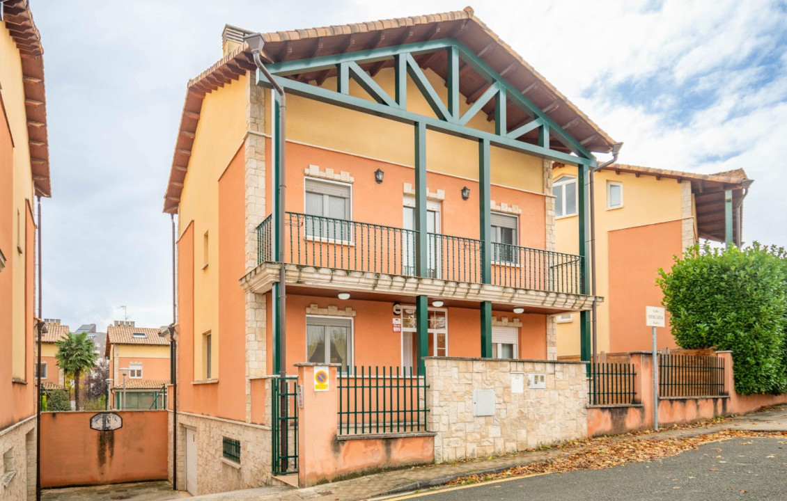 Venta - Casas o chalets - Zizur Mayor-Zizur Nagusia - Calle de Bidegaina