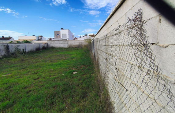 Venta - Fincas y solares - Palomares del Río - Calle Hacienda de Córdoba