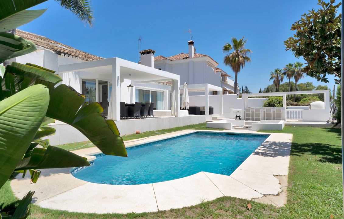 For Sale - Casas o chalets - Estepona - C/ NUEVA ATALAYA 70, URB EL PARAISO 501 29689 ESTE