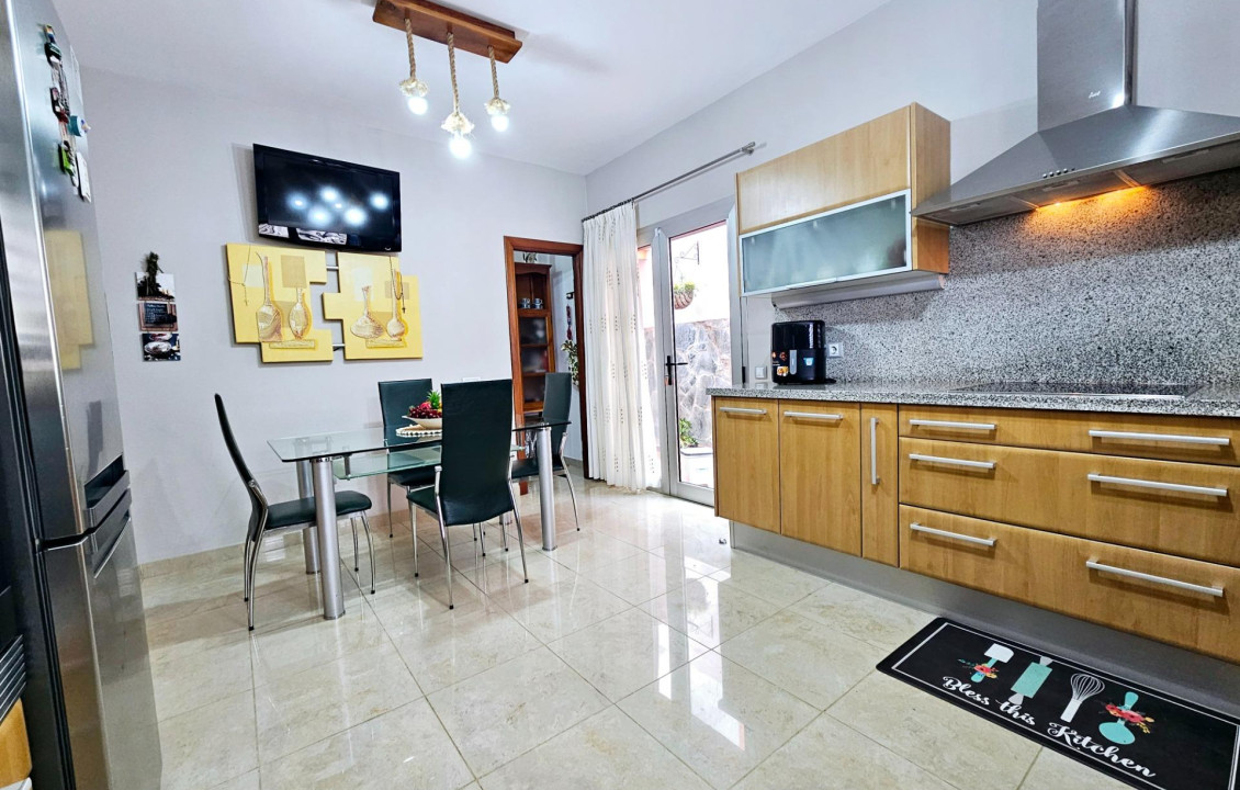 For Sale - Casas o chalets - Santa María de Guía de Gran Canaria - Calle Cronista Pedro González Sosa