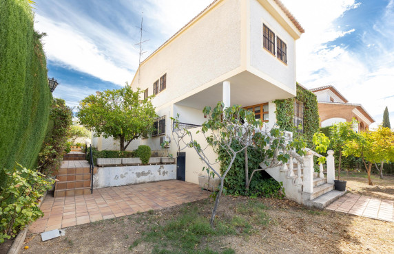 Venta - Fincas y solares - La Zubia - Calle Aneto