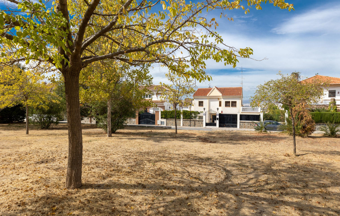 Venta - Fincas y solares - La Zubia - Calle Aneto