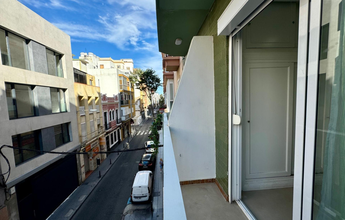 For Sale - Pisos - Las Palmas de Gran Canaria - Calle de la Naval