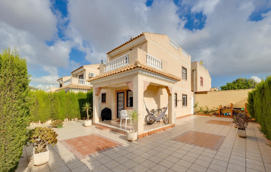 For Sale - Casas o chalets - Torrevieja - LEJONA