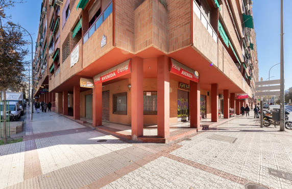 For Sale - Locales - Granada - Calle Nuestra Señora de la Salud