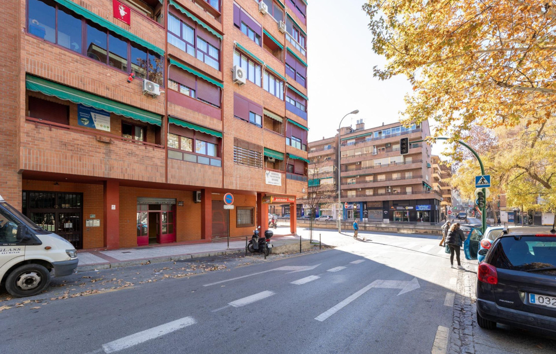 For Sale - Locales - Granada - Calle Nuestra Señora de la Salud