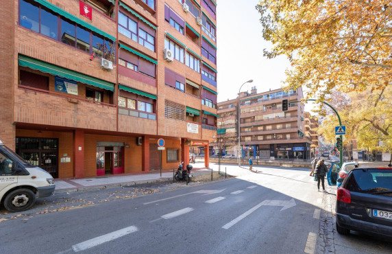 For Sale - Locales - Granada - Calle Nuestra Señora de la Salud