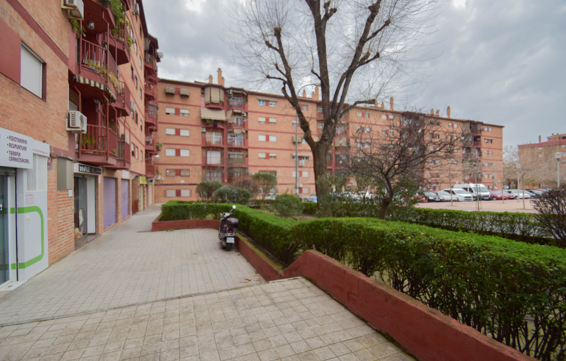 For Sale - Locales - Granada - Pl. Poeta Garcilaso de la Vega, 6