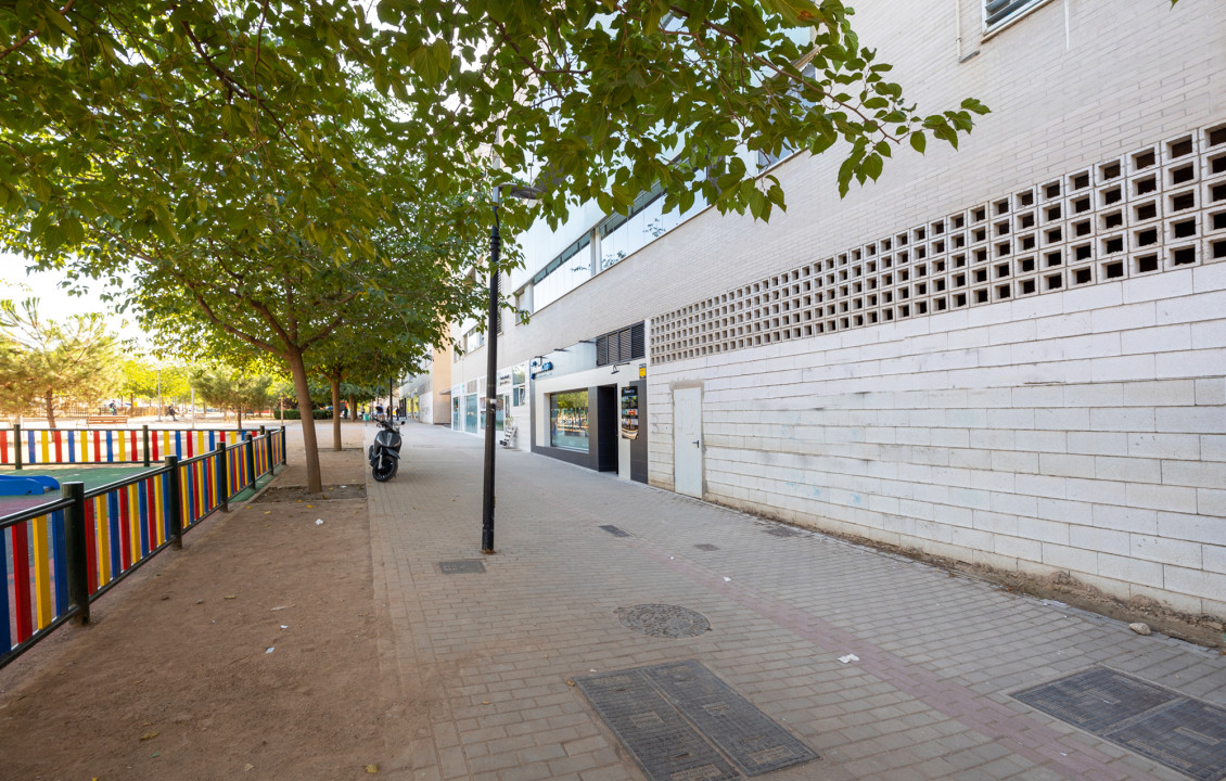 For Sale - Locales - Granada - Plaza Catedrática Asunción Linares