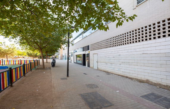 For Sale - Locales - Granada - Plaza Catedrática Asunción Linares