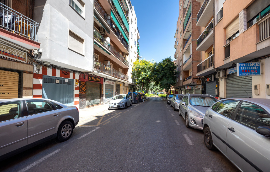 For Sale - Locales - Granada - Calle Doctor Pareja Yébenes