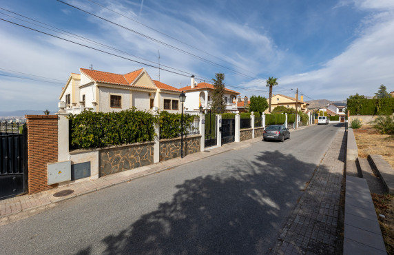 For Sale - Fincas y solares - La Zubia - Calle Aneto