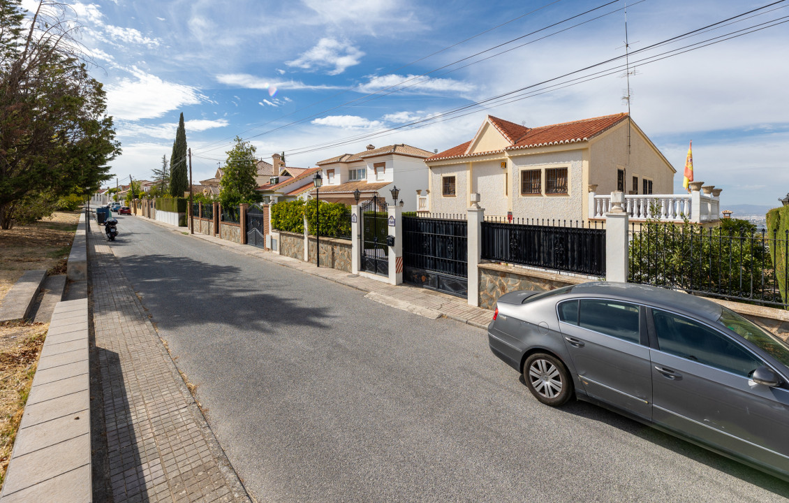 For Sale - Fincas y solares - La Zubia - Calle Aneto