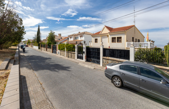 For Sale - Fincas y solares - La Zubia - Calle Aneto