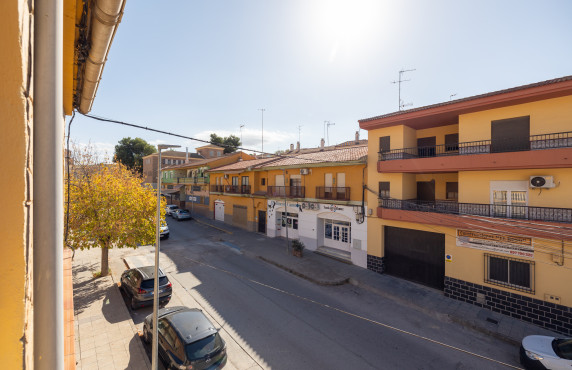 Venta - Casas o chalets - Iznalloz - C. Ganivet, 107