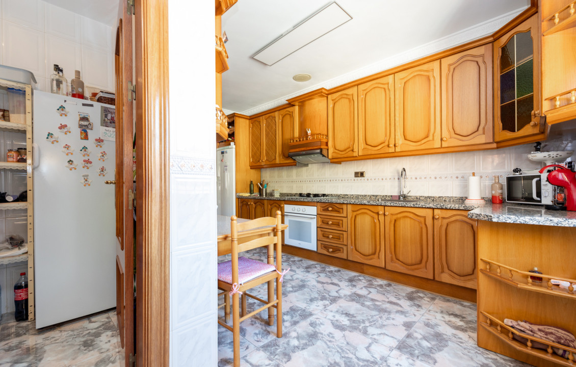 Venta - Casas o chalets - Iznalloz - C. Ganivet, 107