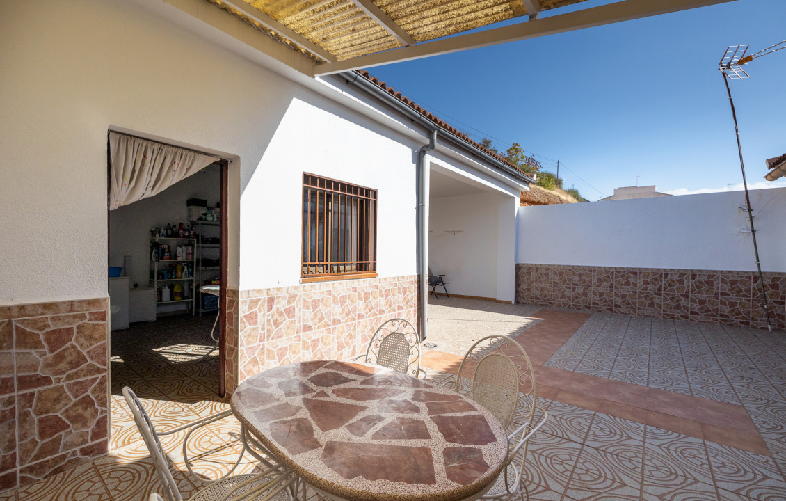 Venta - Casas o chalets - Iznalloz - C. Ganivet, 107