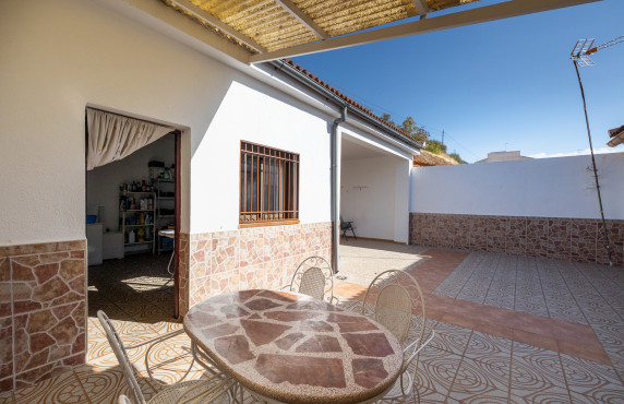 Venta - Casas o chalets - Iznalloz - C. Ganivet, 107