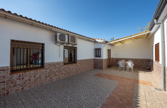 Venta - Casas o chalets - Iznalloz - C. Ganivet, 107