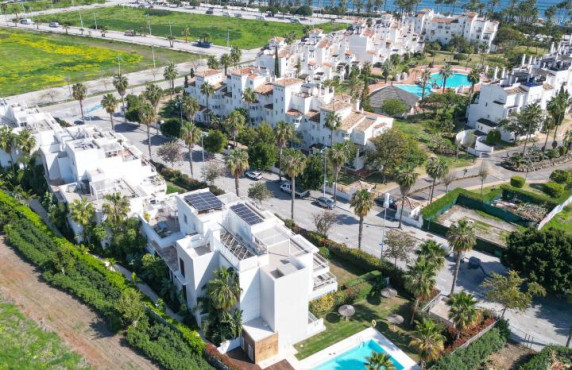 For Sale - Pisos - Marbella - AV MAR MEDITERRANEO 47 Es:2 Pl:03 Pt:07 CJTO JADE