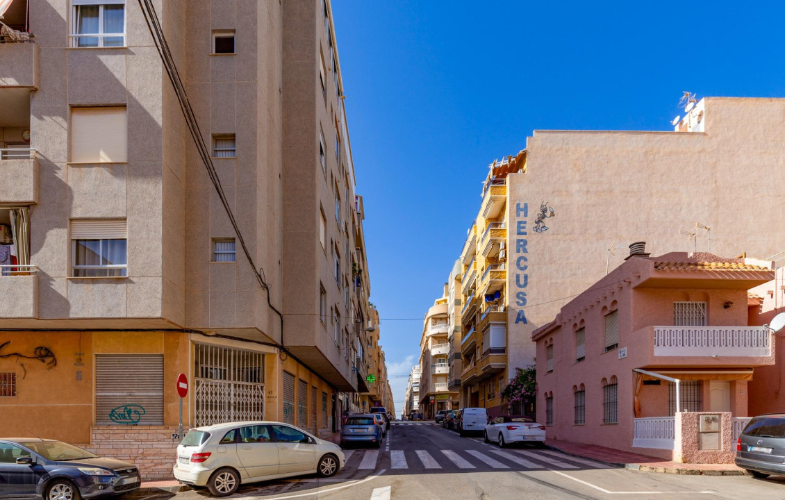 For Sale - Pisos - Torrevieja - Calle de la Loma