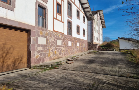 For Sale - Pisos - Baztan - QUINTORREAL , carretera na 138 km 20.5