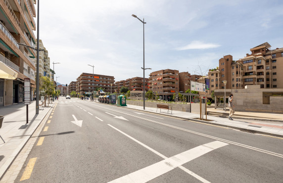 Venta - Garajes - Granada - Calle las Flores