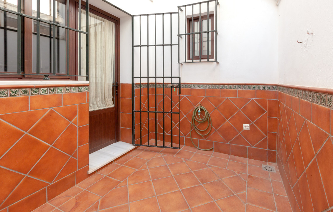 Venta - Casas o chalets - Dos Hermanas - Calle Manuel Calvo Leal