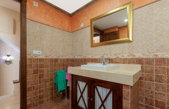 Venta - Casas o chalets - Dos Hermanas - Calle Manuel Calvo Leal