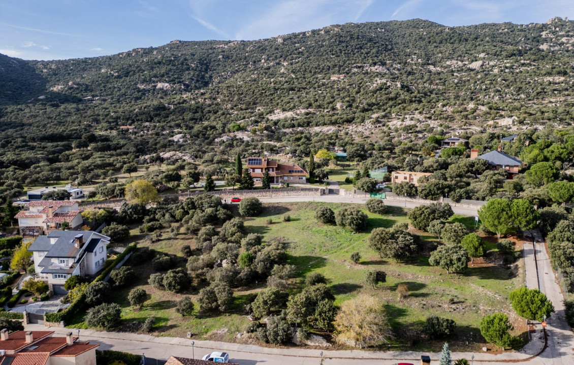 Venta - Fincas y solares - Hoyo de Manzanares - Calle de las Encinas