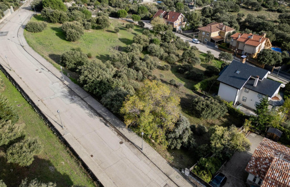 Venta - Fincas y solares - Hoyo de Manzanares - Calle de las Encinas