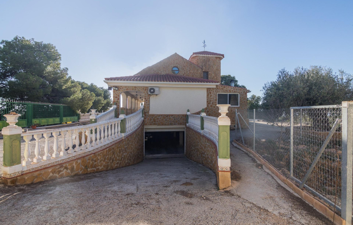 For Sale - villa - Crevillent - Comunidad valenciana