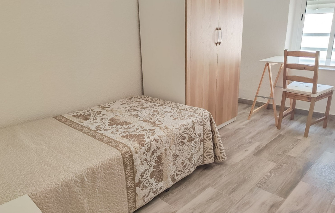 Long term room rental - single room - Elche - Corazon de Jesus