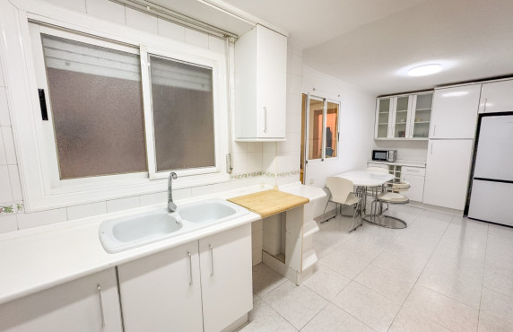 Alquiler Larga Estancia - Piso - Elche