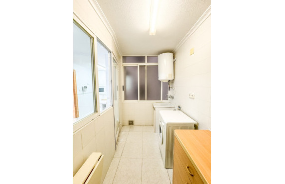 Alquiler Larga Estancia - Piso - Elche