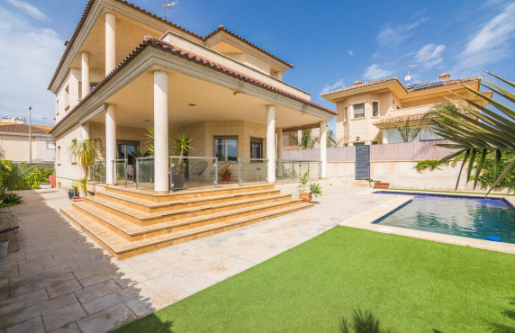 For Sale - villa - Torrellano - Centro