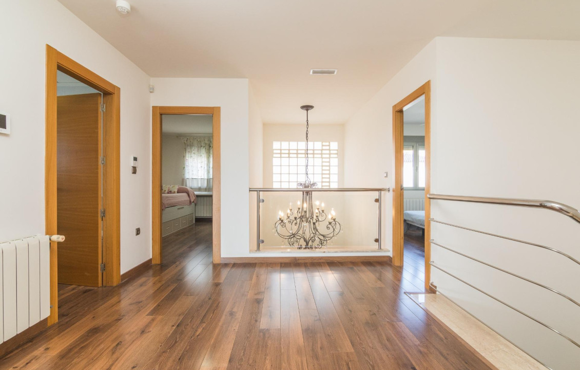 For Sale - villa - Torrellano - Centro