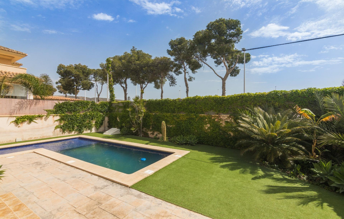 For Sale - villa - Torrellano - Centro