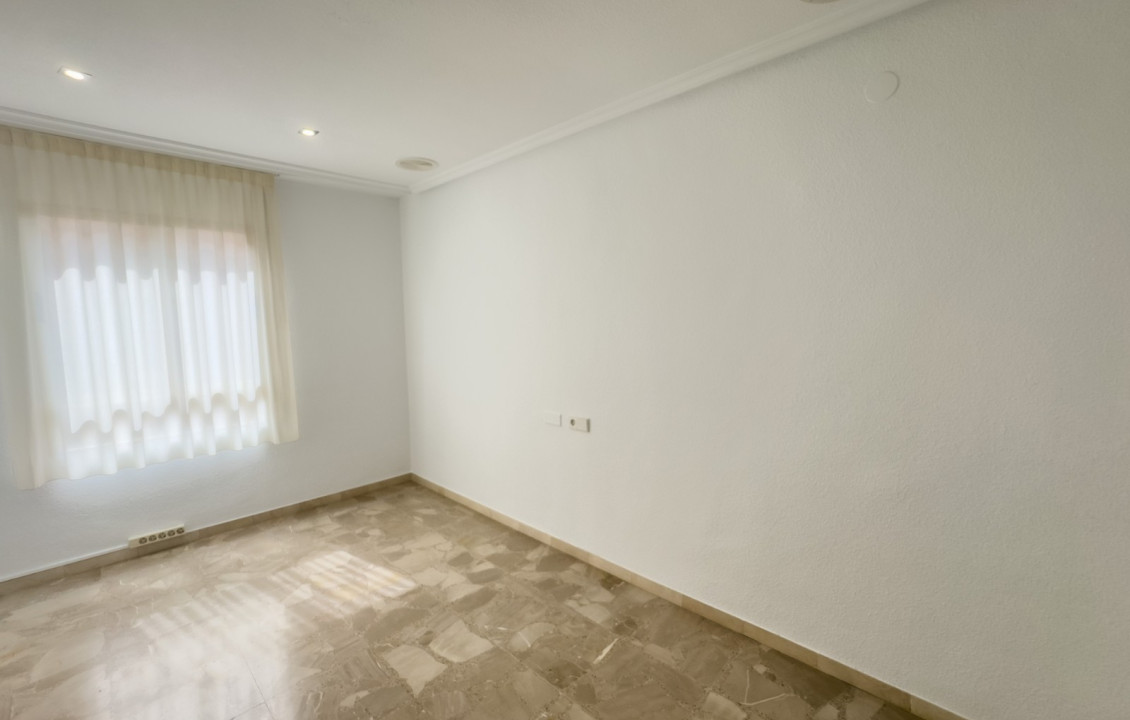 Alquiler Larga Estancia - Piso - Elche