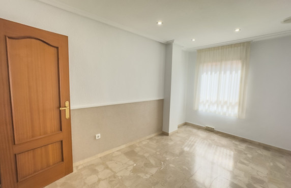 Alquiler Larga Estancia - Piso - Elche
