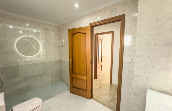 Alquiler Larga Estancia - Piso - Elche
