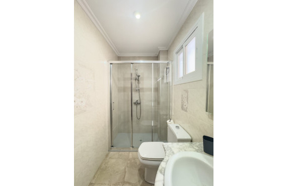 Alquiler Larga Estancia - Piso - Elche