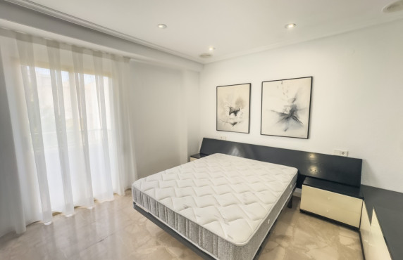 Alquiler Larga Estancia - Piso - Elche