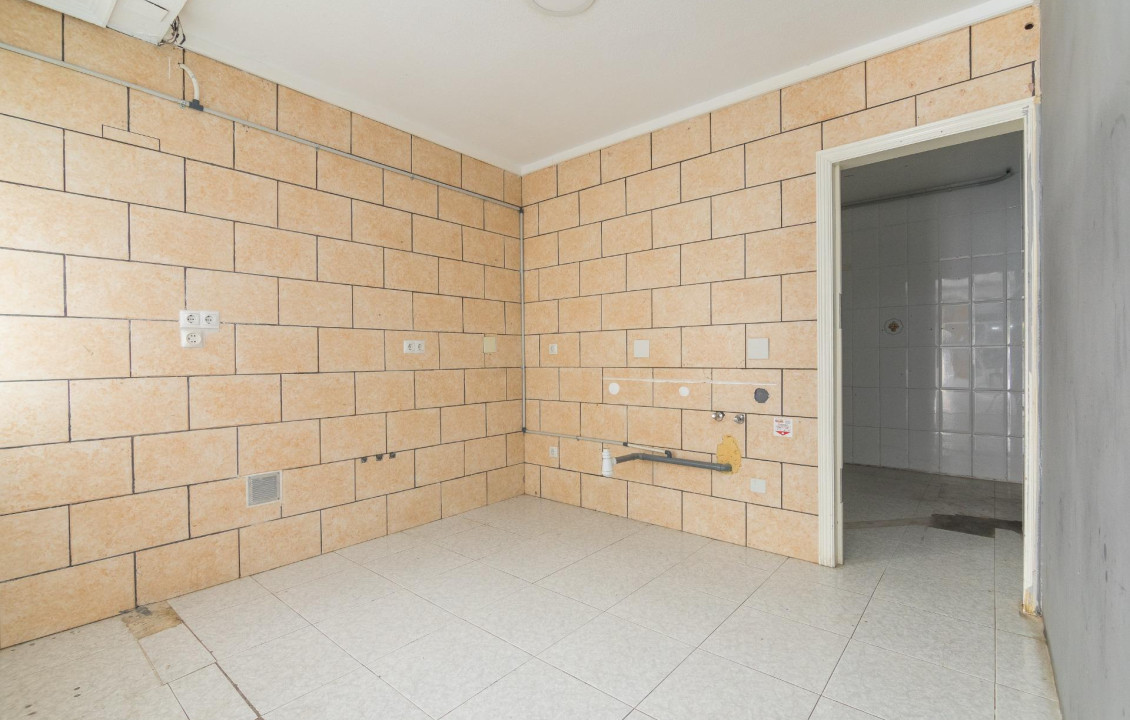 Venta - Commercial Unit - Torrellano - Centro