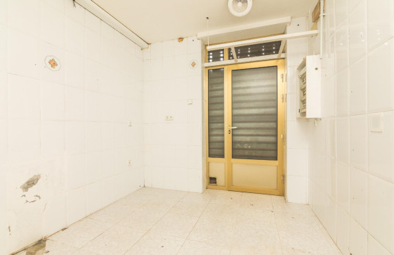 Venta - Commercial Unit - Torrellano - Centro