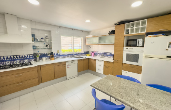 Seasonal Rental - Apartment - Santa Pola - Santiago Bernabeu