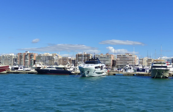 Seasonal Rental - Apartment - Santa Pola - Santiago Bernabeu